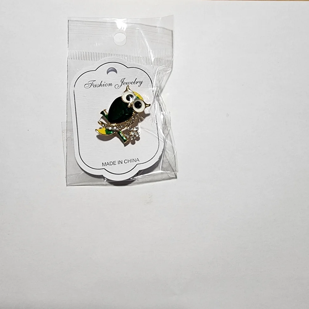Owl Brooch - Picture 2 of 2